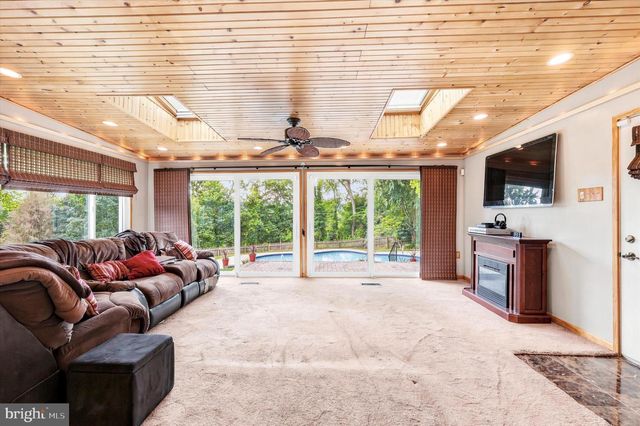 38 WAR TROPHY LN, Media, PA 19063