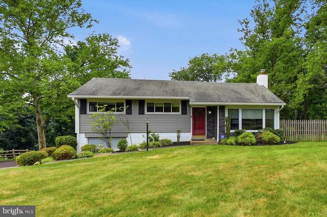 38 WAR TROPHY LN, Media, PA 19063
