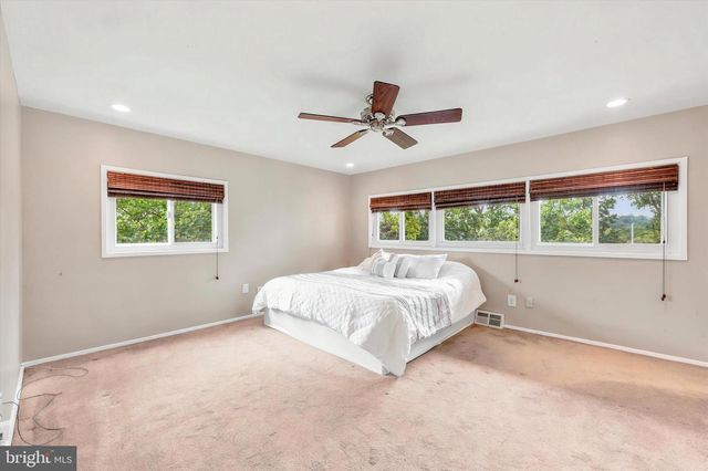 38 WAR TROPHY LN, Media, PA 19063