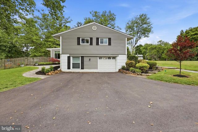 38 WAR TROPHY LN, Media, PA 19063