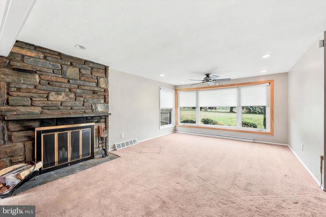 38 WAR TROPHY LN, Media, PA 19063