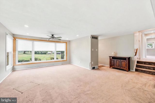 38 WAR TROPHY LN, Media, PA 19063