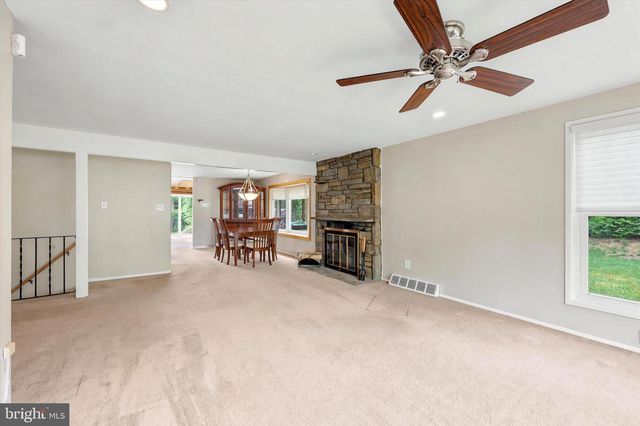 38 WAR TROPHY LN, Media, PA 19063