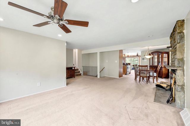 38 WAR TROPHY LN, Media, PA 19063