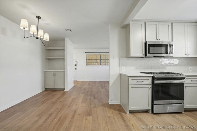 1107 E 45th Place S EU14, Tulsa, OK 74105