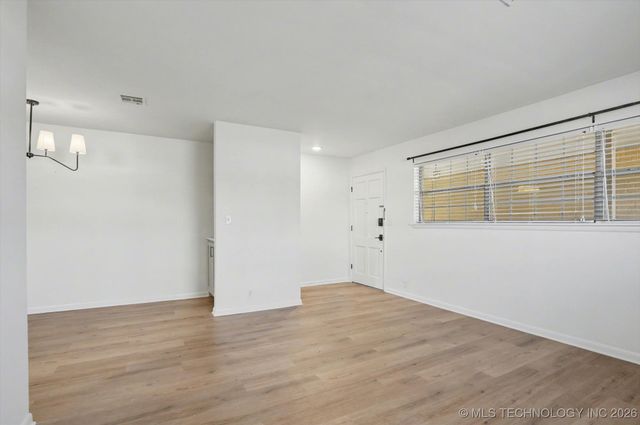 1107 E 45th Place S EU14, Tulsa, OK 74105