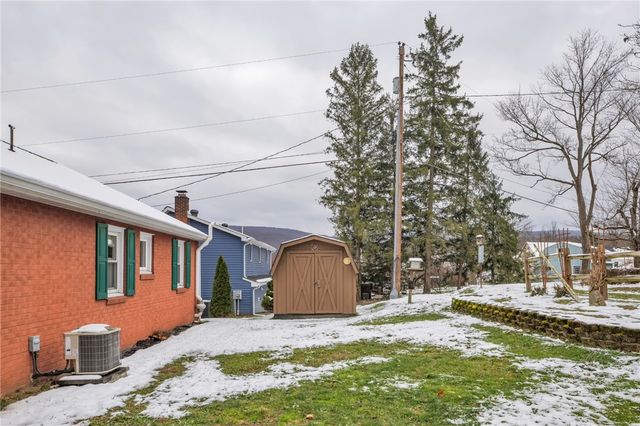 1062 Schultz Rd, Latrobe, PA 15650