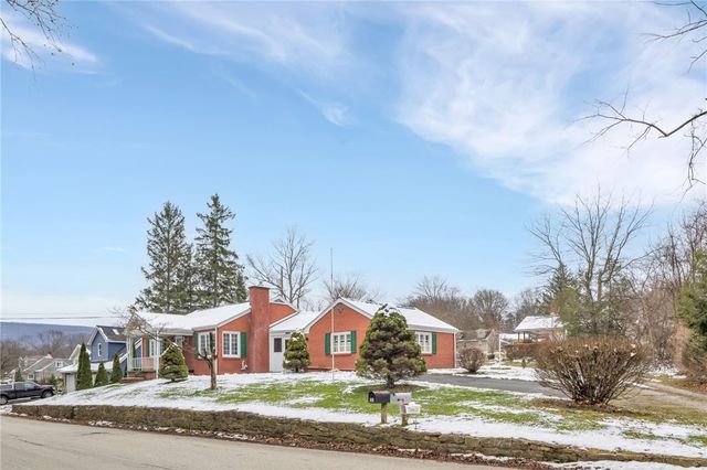 1062 Schultz Rd, Latrobe, PA 15650