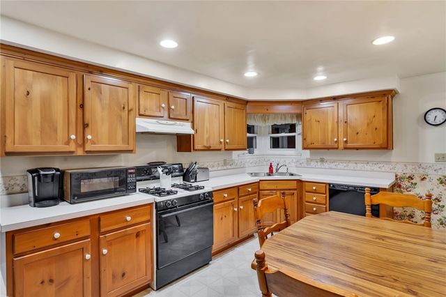 1062 Schultz Rd, Latrobe, PA 15650