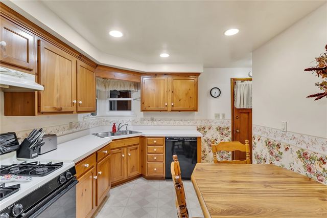 1062 Schultz Rd, Latrobe, PA 15650