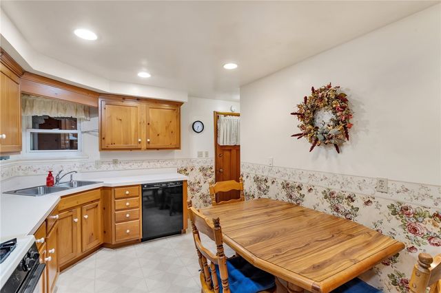 1062 Schultz Rd, Latrobe, PA 15650