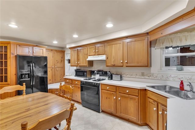 1062 Schultz Rd, Latrobe, PA 15650