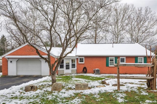 1062 Schultz Rd, Latrobe, PA 15650