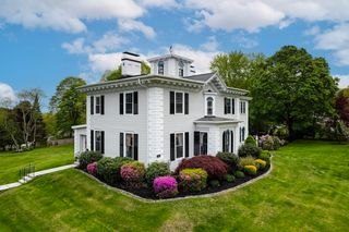 65 Hayden Rowe Street, Hopkinton, MA 01748