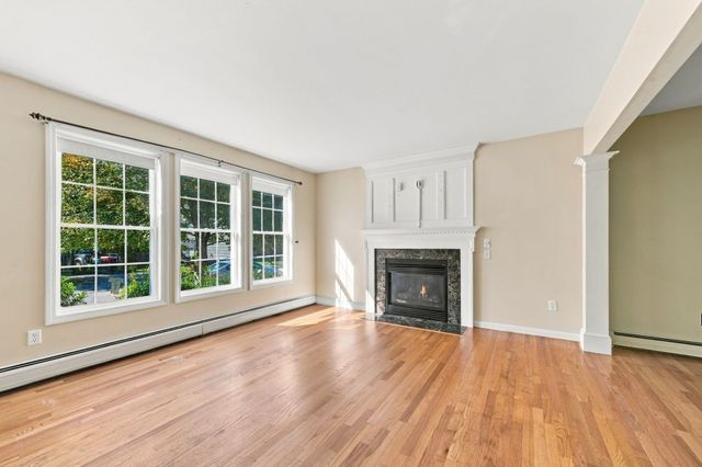28 Erin Ct, New Bedford, MA 02745