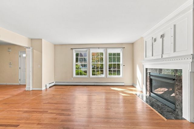 28 Erin Ct, New Bedford, MA 02745