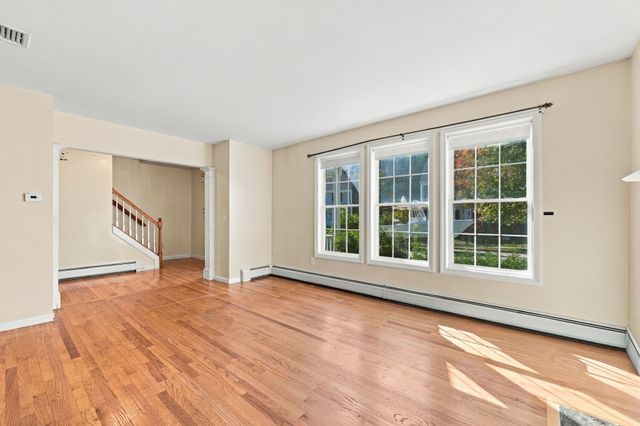 28 Erin Ct, New Bedford, MA 02745