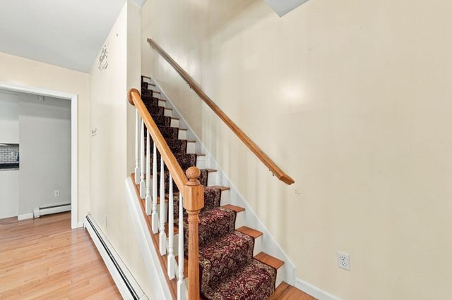 28 Erin Ct, New Bedford, MA 02745