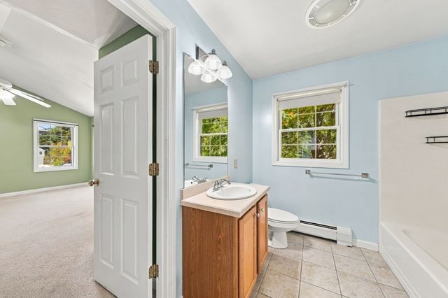 28 Erin Ct, New Bedford, MA 02745