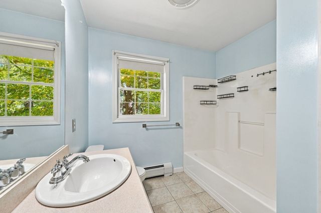 28 Erin Ct, New Bedford, MA 02745