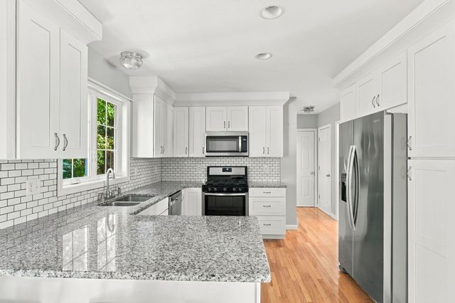 28 Erin Ct, New Bedford, MA 02745