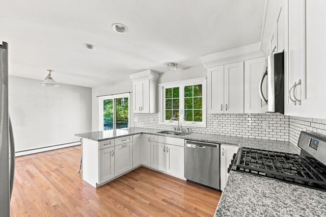 28 Erin Ct, New Bedford, MA 02745