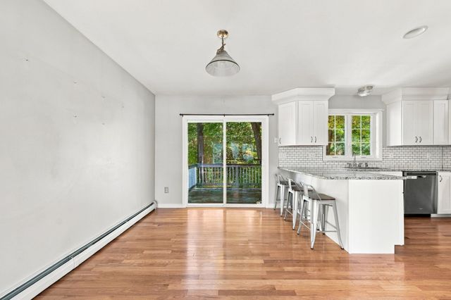 28 Erin Ct, New Bedford, MA 02745