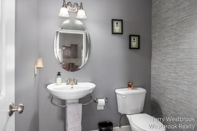 2546 Highridge Lane, Grand Rapids, MI 49546