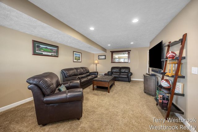 2546 Highridge Lane, Grand Rapids, MI 49546