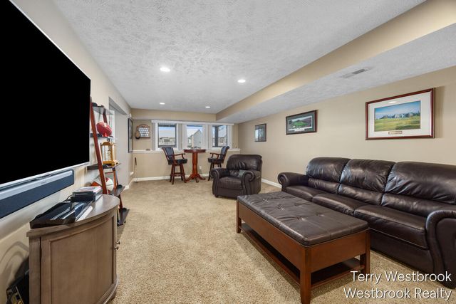 2546 Highridge Lane, Grand Rapids, MI 49546