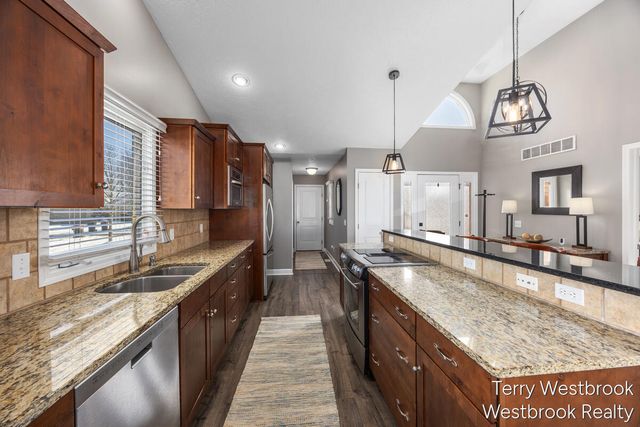 2546 Highridge Lane, Grand Rapids, MI 49546