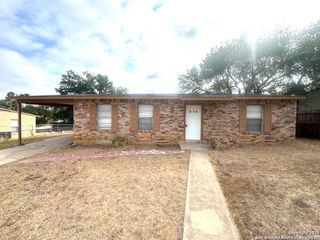 414 N Mansfield, Pleasanton, TX 78064
