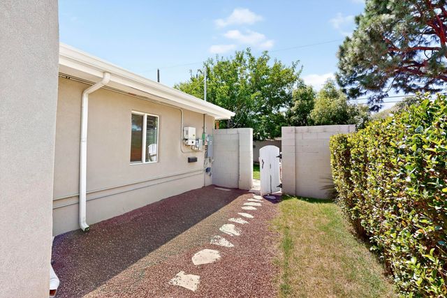 1508 San Carlos Road SW, Albuquerque, NM 87104