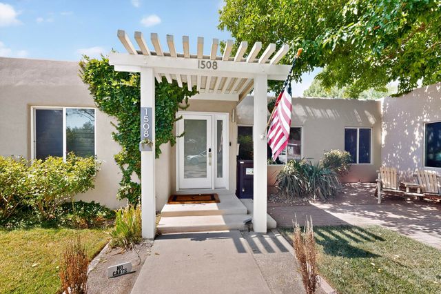 1508 San Carlos Road SW, Albuquerque, NM 87104