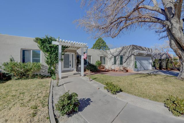 1508 San Carlos Road SW, Albuquerque, NM 87104