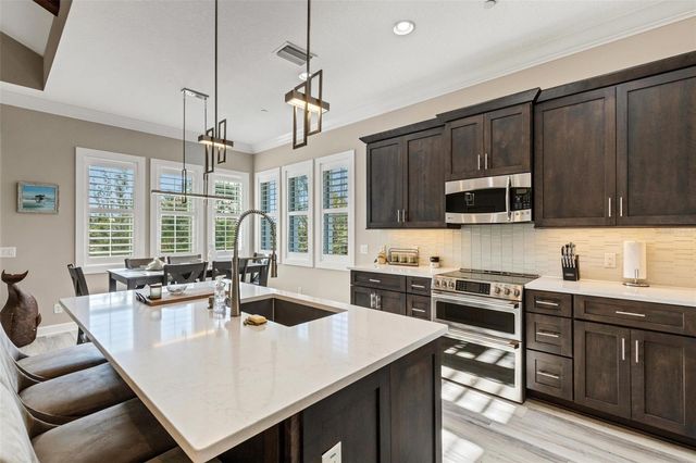 289 SAPPHIRE LAKE DRIVE 202, Bradenton, FL 34209