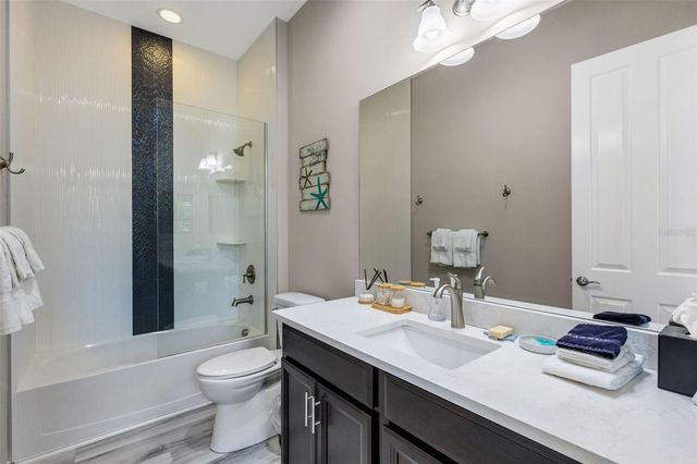 289 SAPPHIRE LAKE DRIVE 202, Bradenton, FL 34209