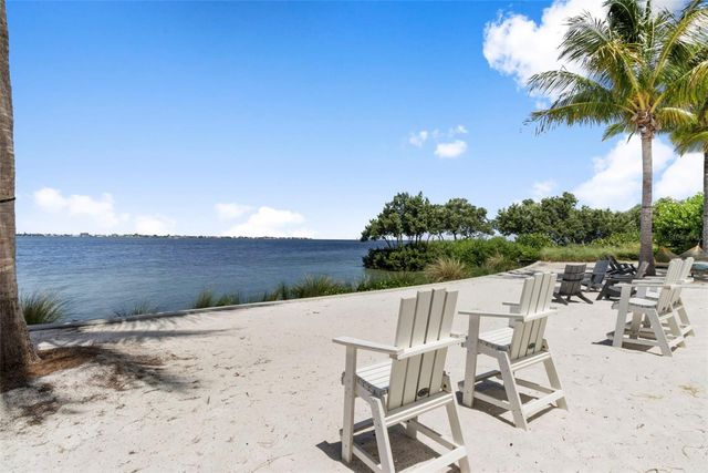 289 SAPPHIRE LAKE DRIVE 202, Bradenton, FL 34209