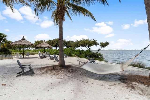 289 SAPPHIRE LAKE DRIVE 202, Bradenton, FL 34209