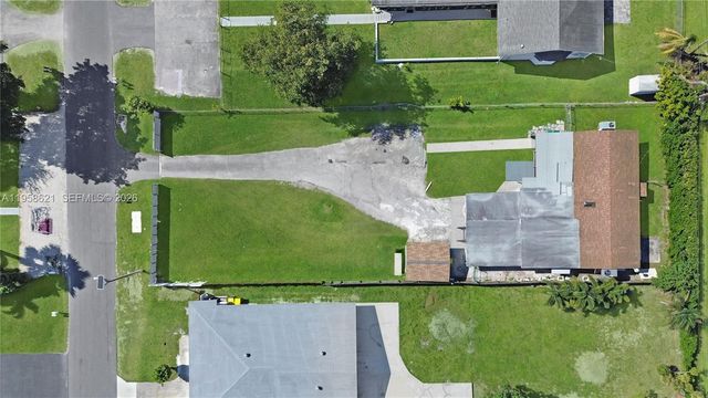 4133 SW 52nd St, Dania Beach, FL 33314