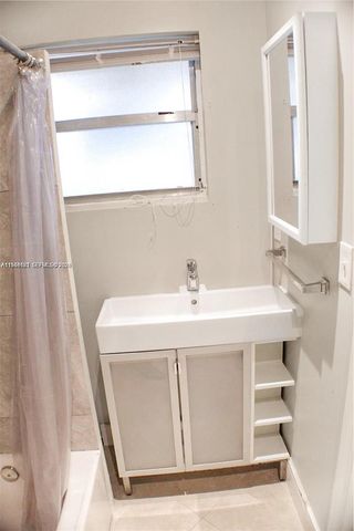 4133 SW 52nd St, Dania Beach, FL 33314