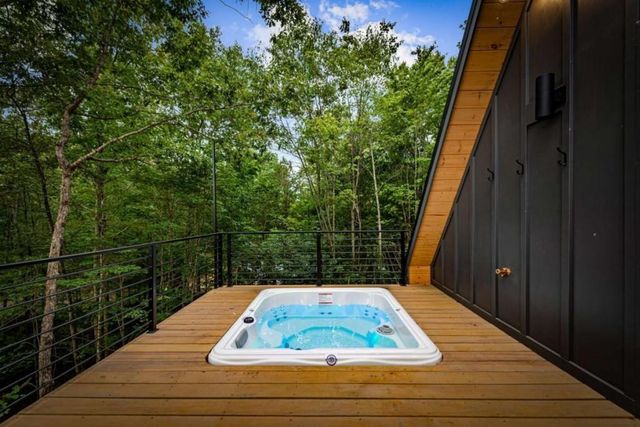 687 Left Turn, Blue Ridge, GA 30513