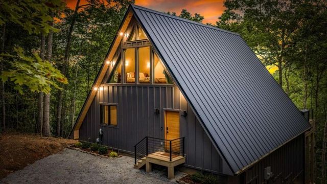 687 Left Turn, Blue Ridge, GA 30513
