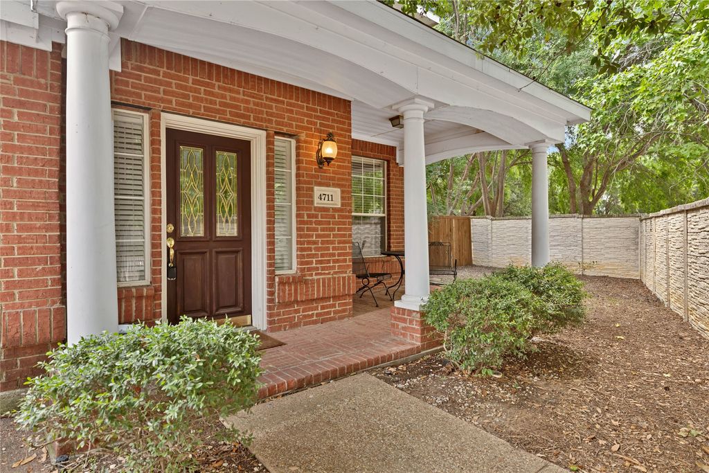 4711 Safe Harbour Drive, Arlington, TX 76016