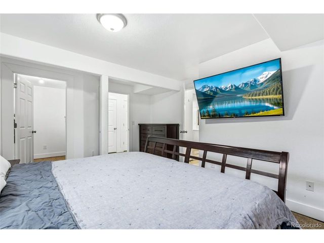 1064 S Edinburgh Dr, Loveland, CO 80537