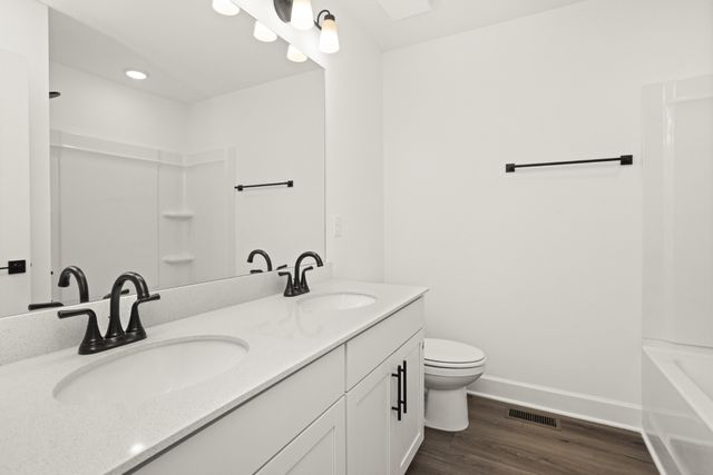 190 Barton Village Boulevard, Lebanon, TN 37090