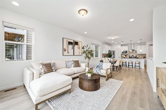 413 Overbrook Lane, Longmont, CO 80504
