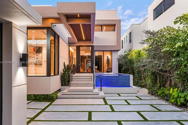 723 NE 77th St, Miami, FL 33138