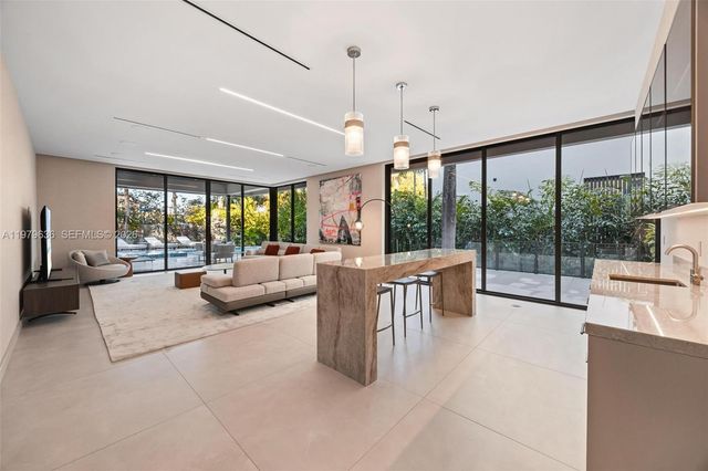 723 NE 77th St, Miami, FL 33138