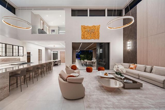 723 NE 77th St, Miami, FL 33138